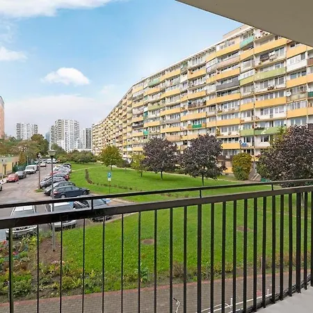 Rzeczypospolitej 11 아파트 *