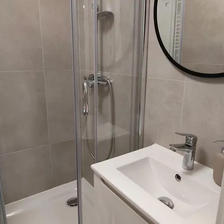 Rzeczypospolitej 11 아파트 *